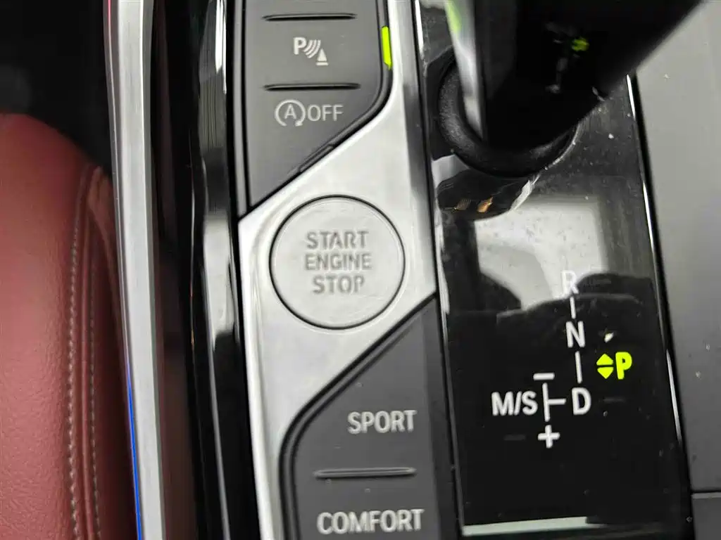 BMW 3 Series 2022 320i Sport Package фото 4