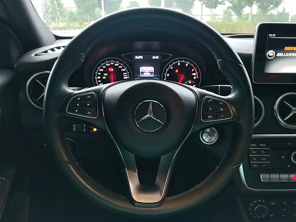 Mercedes-Benz A-Class (Import) 2016 A 200 Dynamic фото 11