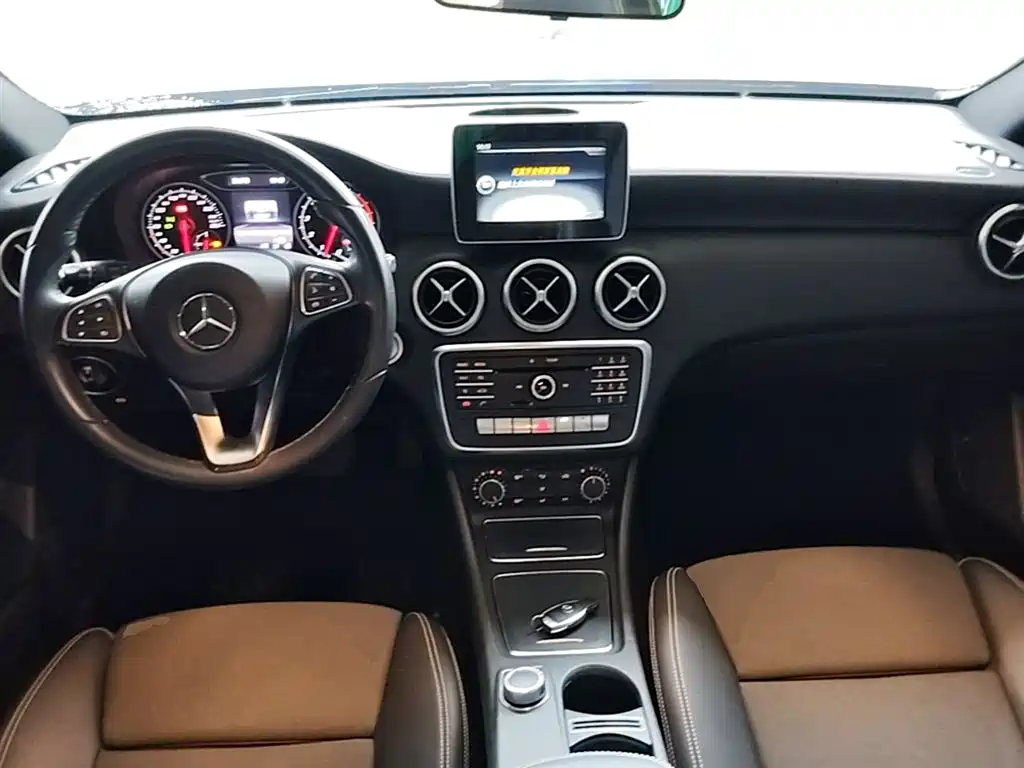 Mercedes-Benz A-Class (Import) 2016 A 200 Dynamic фото 10
