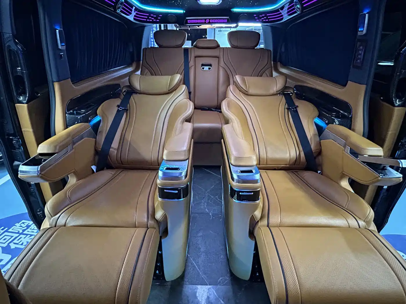 Mercedes-Benz Vito 2023 2.0T Business 7-Seater фото 24