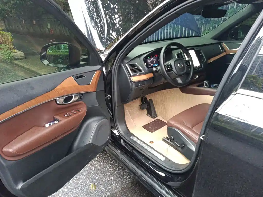 Volvo XC90 2024 2024 B5 Smart Luxury 5-Seater