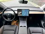 Photo 13 - Tesla Model Y