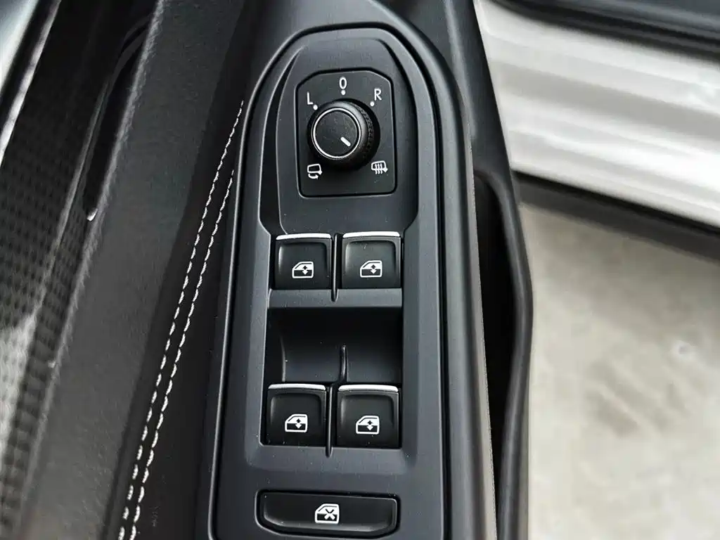 Volkswagen Golf 2021 280TSI DSG R-Line фото 16