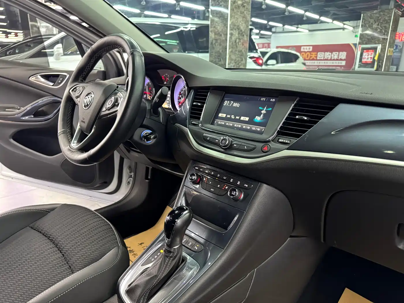 Buick Verano 2016 Hatchback 15S Automatic Leading фото 10