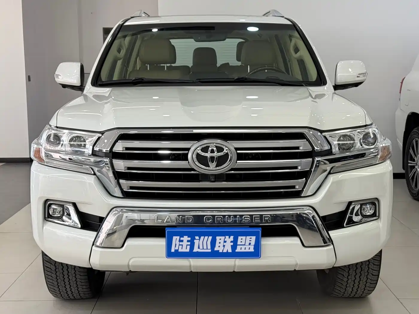 Toyota Land Cruiser (Import) фото 2