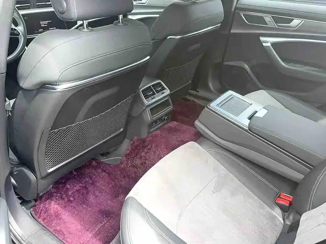 Фото 6 - Audi A6L