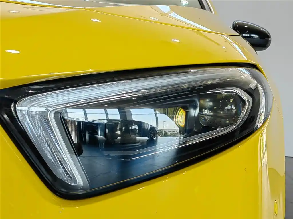 Mercedes-Benz A-Class AMG (Import) 2020 AMG A 35 4MATIC фото 21