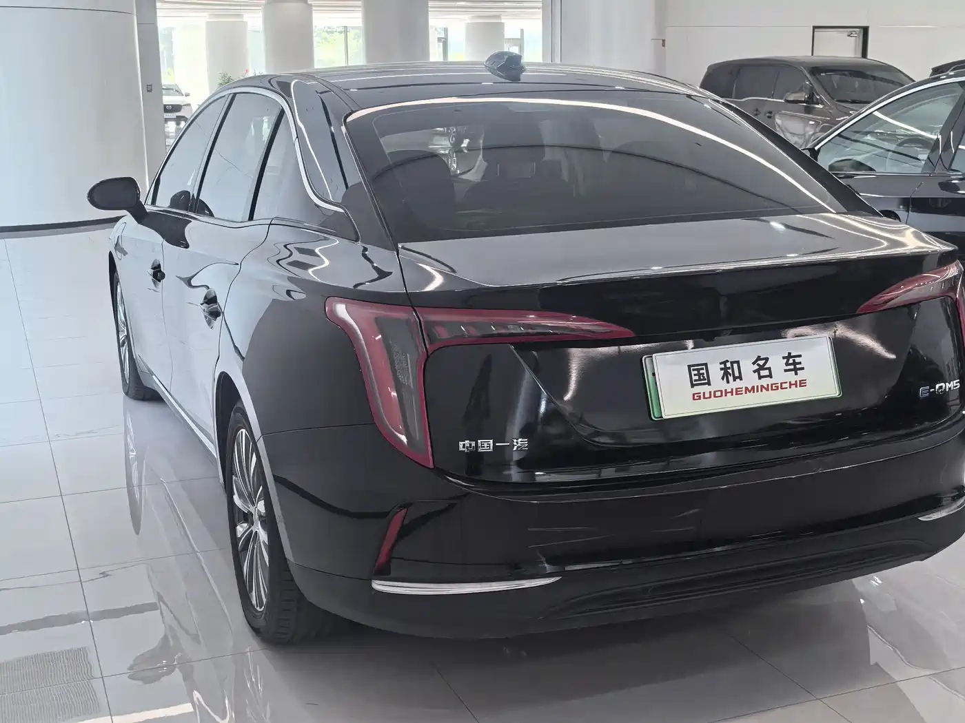 Hongqi E-QM5 2022 431km Charging Enjoyment Edition фото 17
