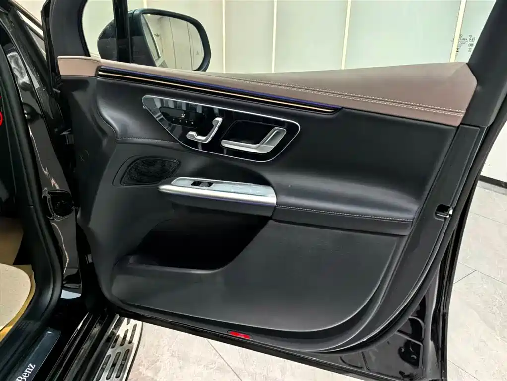 Mercedes-Benz EQE SUV 2025 2024 500 4MATIC Pioneer Edition