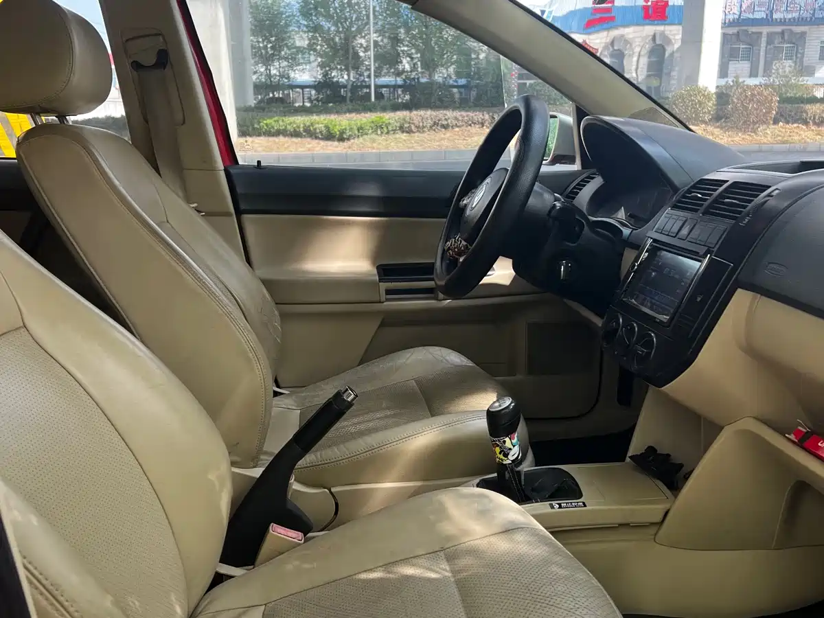 Volkswagen Polo 2007 1.6L Cross Polo MT фото 7