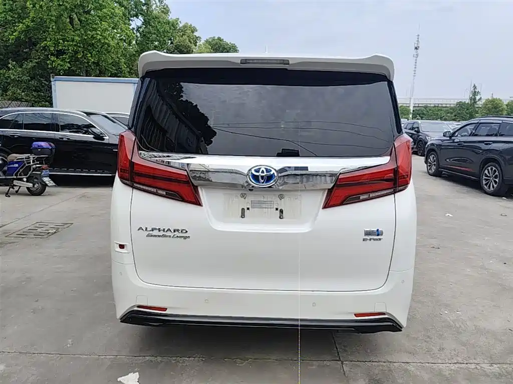 Toyota Alphard 2020 Hybrid 2.5L Premium Edition фото 4