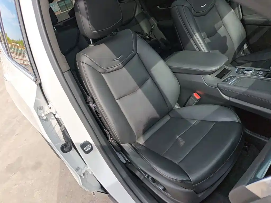 Photo 25 - Cadillac XT6