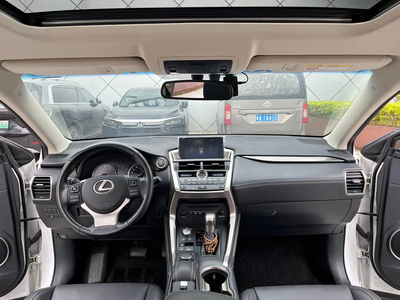Lexus NX 2016 200 AWD F Sport фото 16
