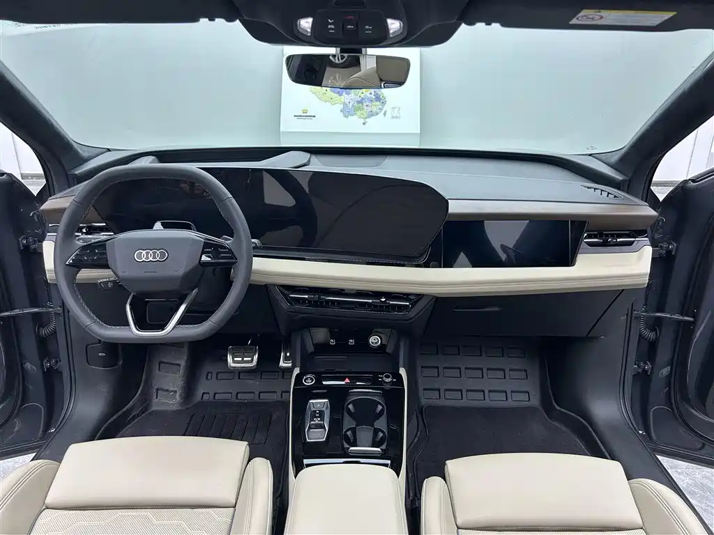 AUDI Q6L E TRON