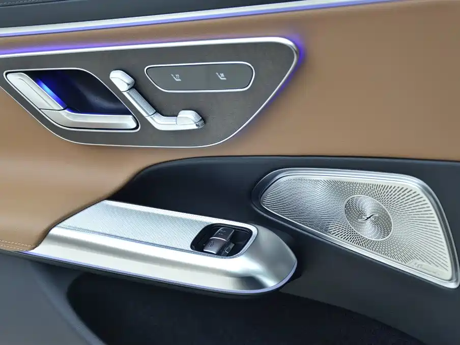 Mercedes-Benz E-Class 2026 E 300 L Luxury фото 11