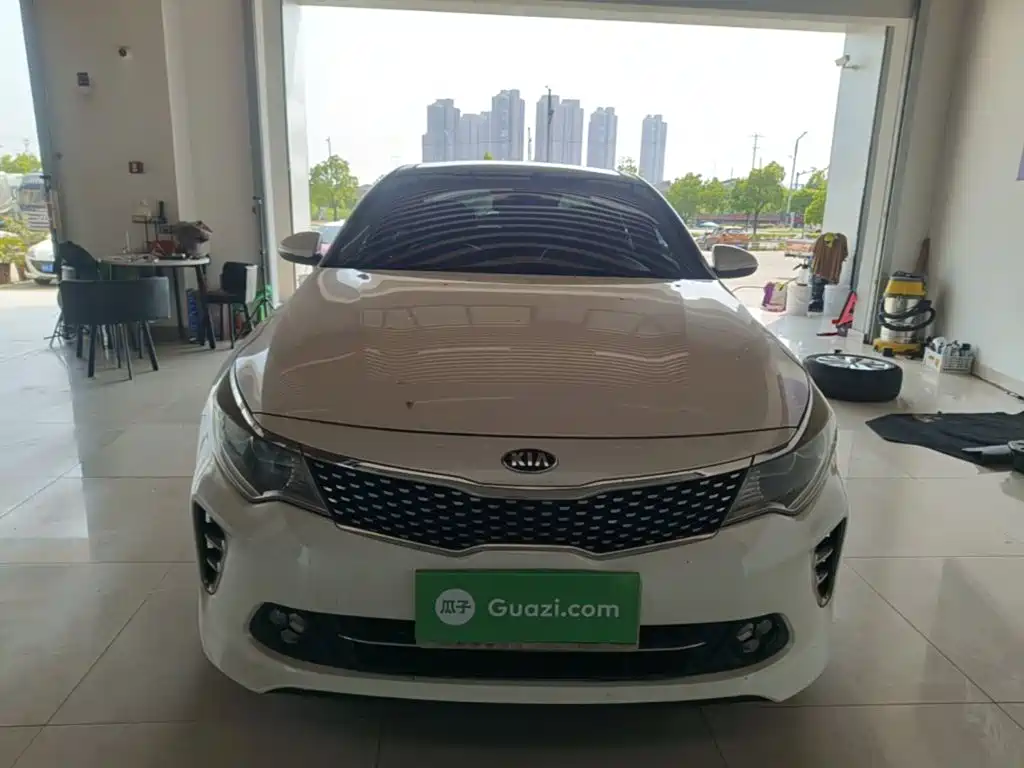 Photo 3 - Kia K5