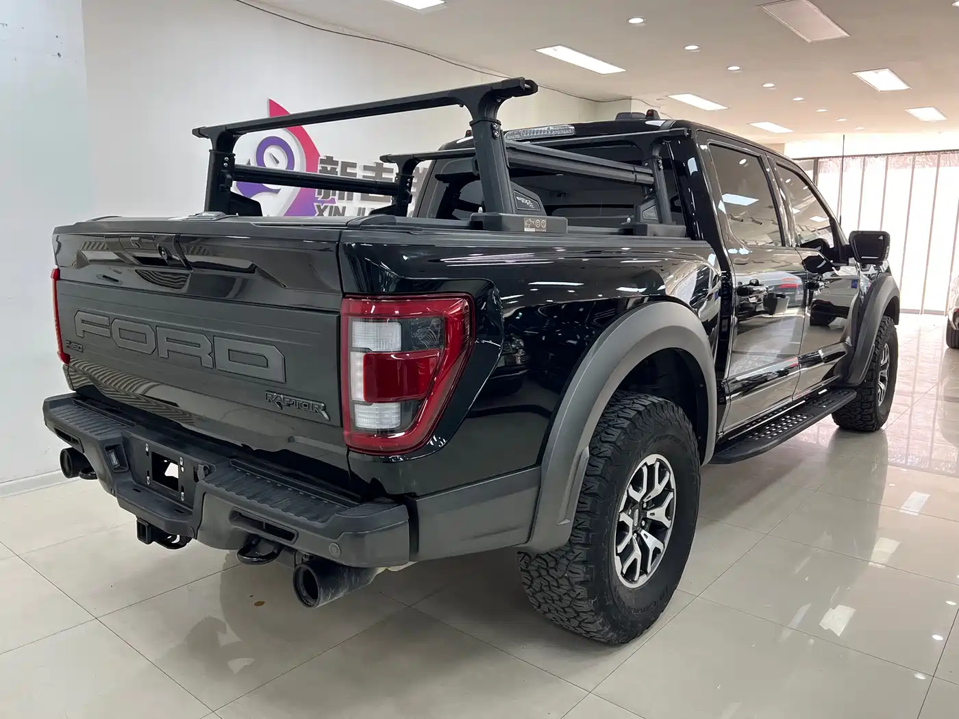 FORD F-150 RAPTOR
