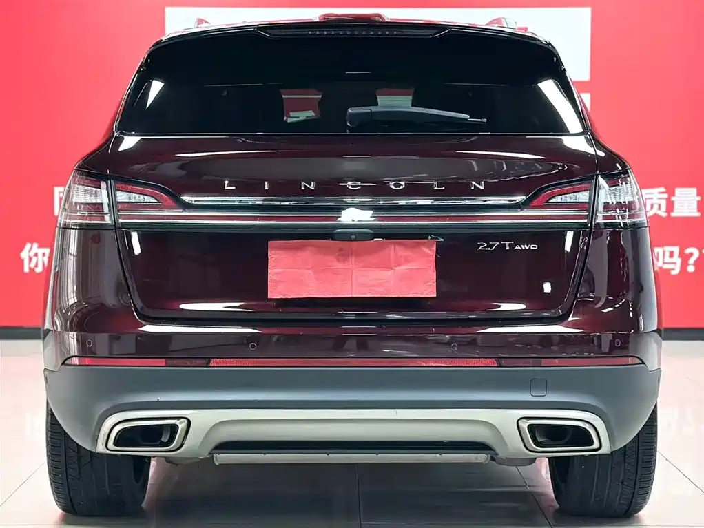 LINCOLN NAVIGATOR (IMPORT)