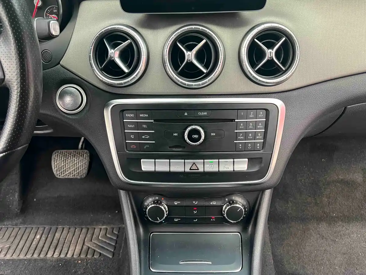 Mercedes-Benz CLA (Import) 2017 Facelift CLA 200 Style фото 7