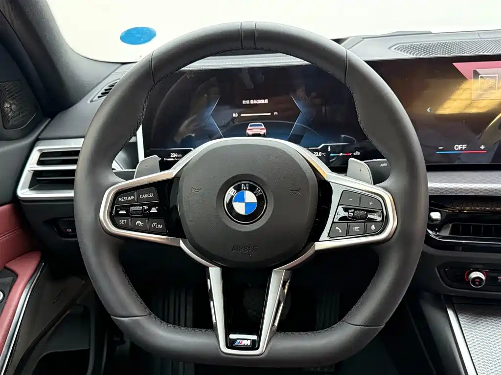 BMW 3 Series 2025 330i M Sport Night Edition фото 13