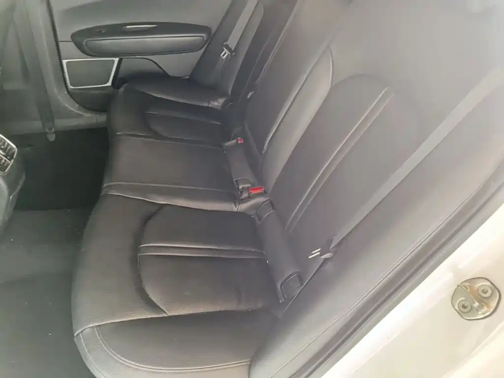 Photo 17 - Kia K5