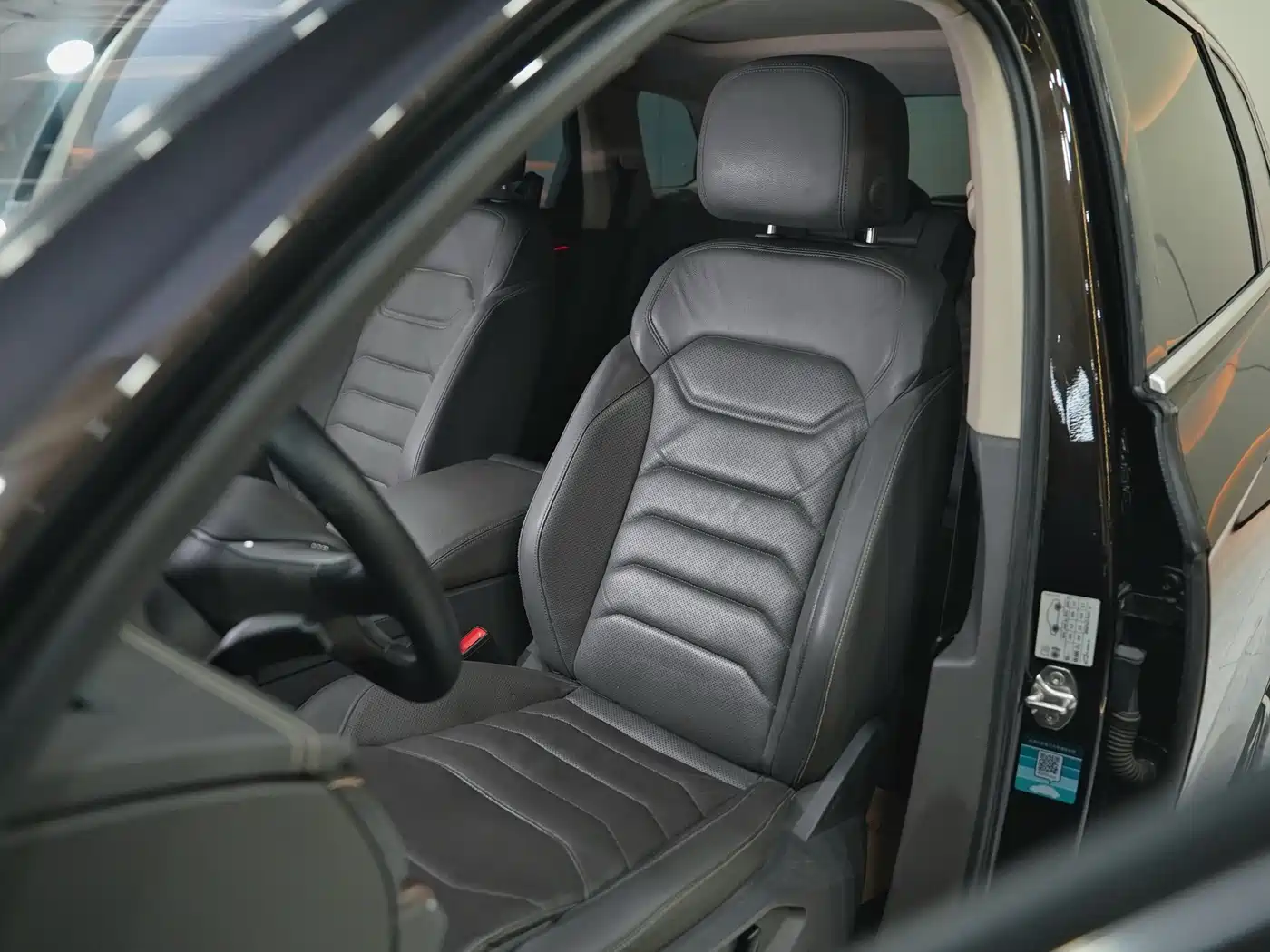Volkswagen Touareg 2019 3.0TSI Sharp Edge Edition China VI фото 14