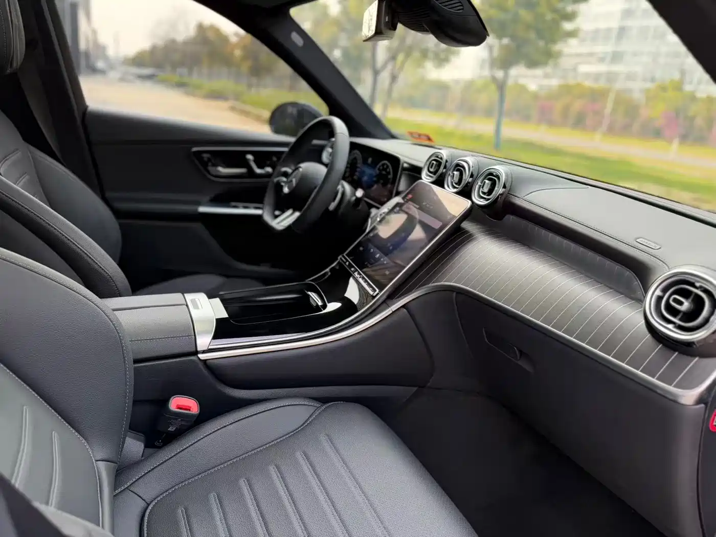 Mercedes-Benz GLC 2024 GLC 260 L 4MATIC Luxury 5-seater фото 7
