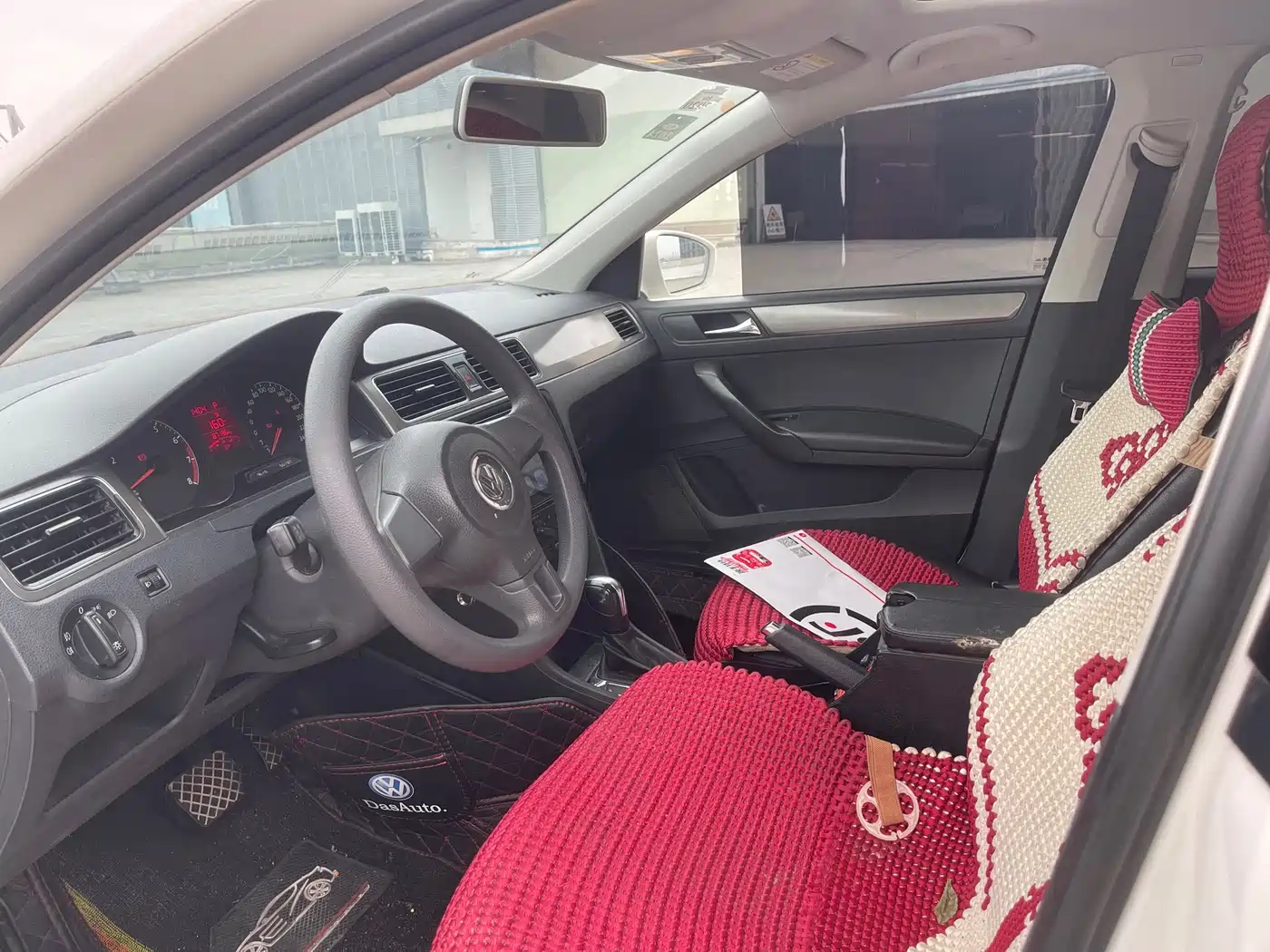 Volkswagen Santana 2015 1.6L Automatic Comfort Edition фото 7