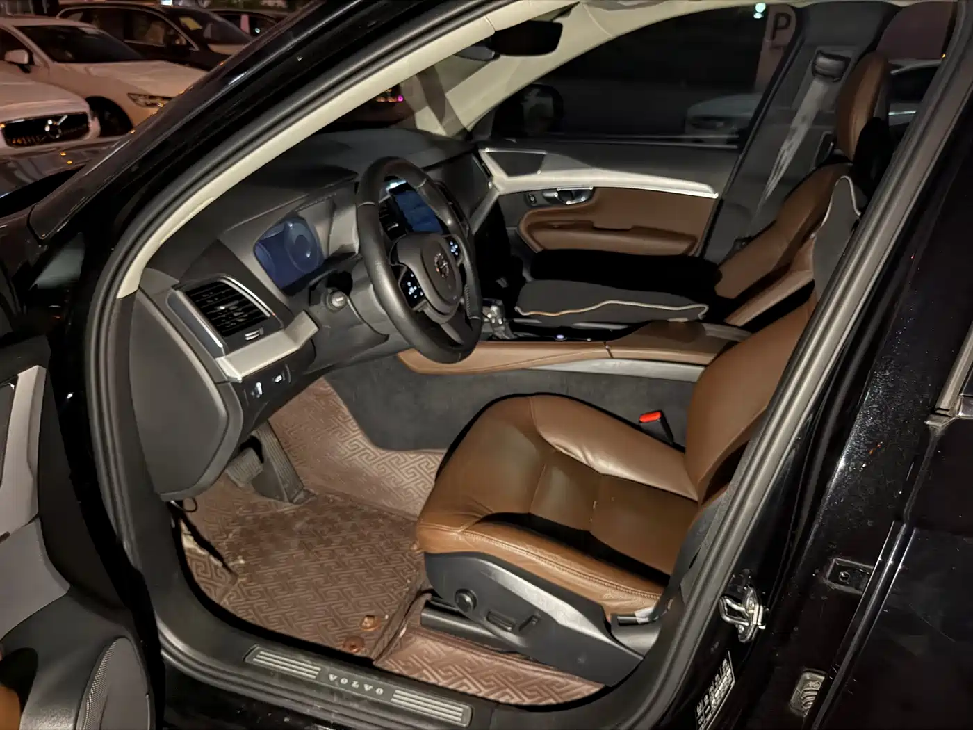 Photo 7 - Volvo XC90
