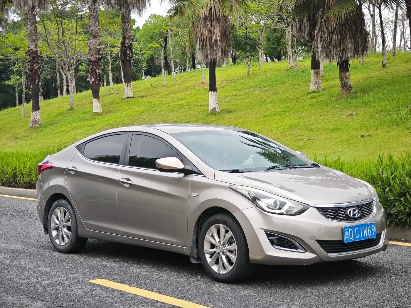 Hyundai Langdong 2016 1.6L Automatic Smart Edition фото 3