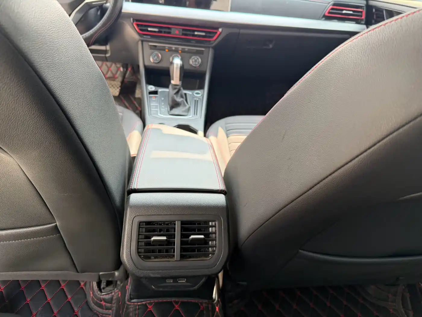 Volkswagen Lavida 2023 280TSI DSG Starlight Comfort Edition фото 13