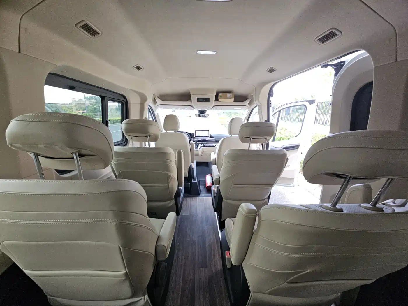 Maxus New Tour EV90 2026 2022 BUS Standard Long Wheelbase High Roof 9-seater 88.55kWh