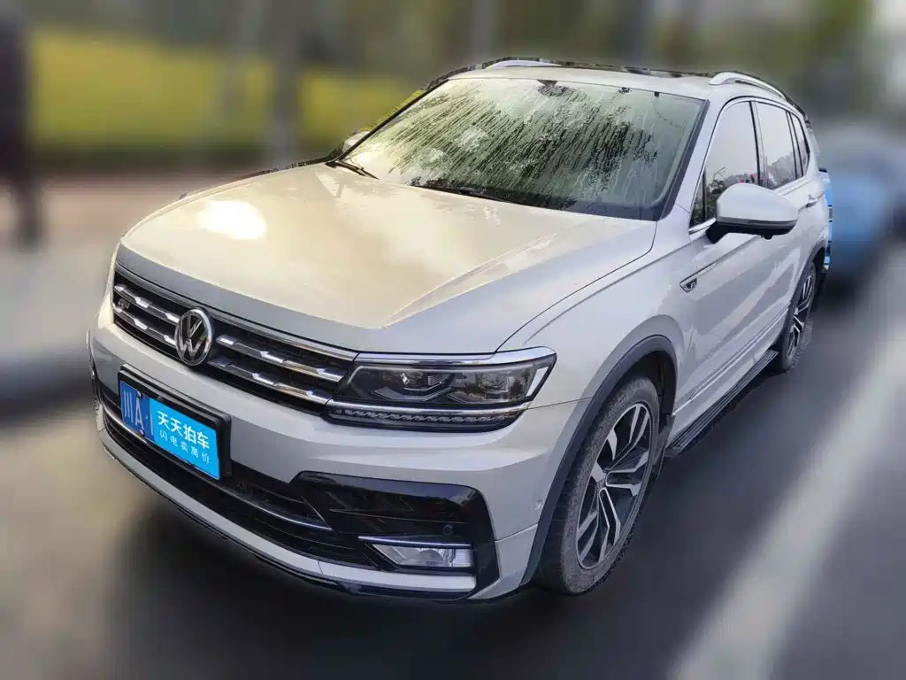 Фото 1 - Volkswagen Tiguan L