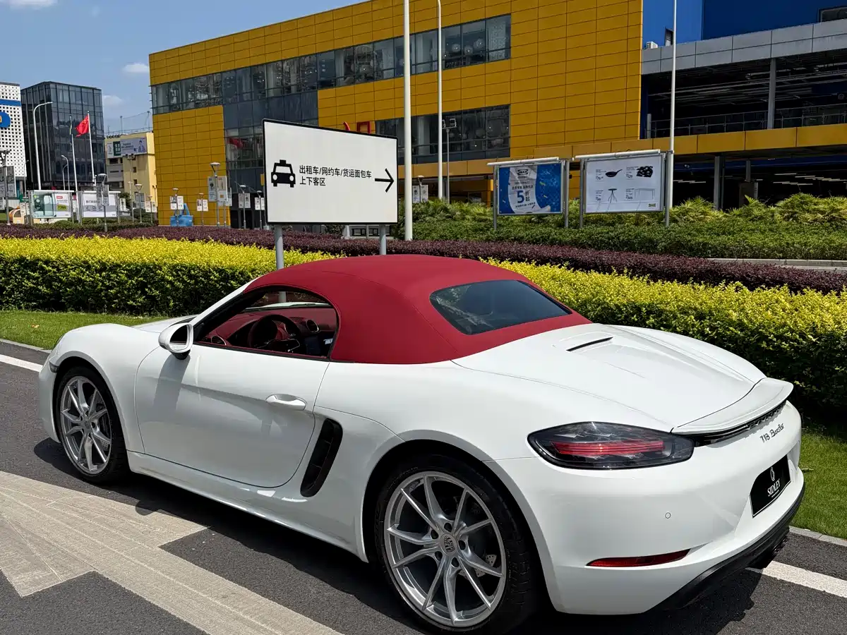 Porsche 718 2022 Boxster 2.0T фото 3