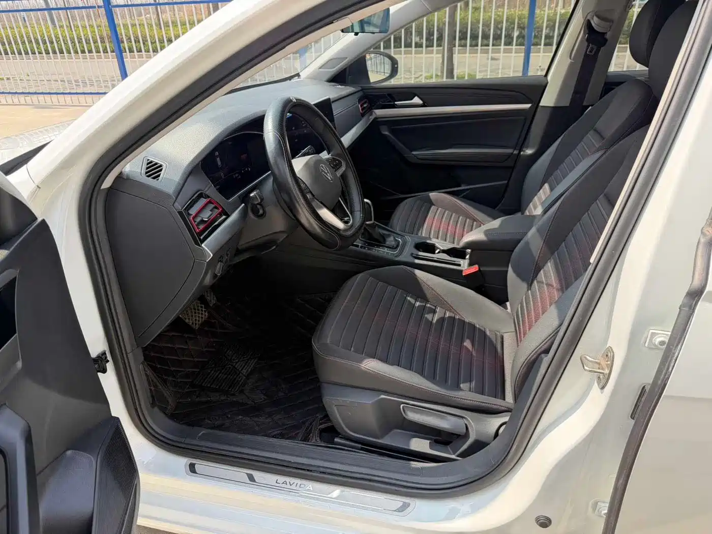 Volkswagen Lavida 2023 280TSI DSG Starlight Comfort Edition фото 9