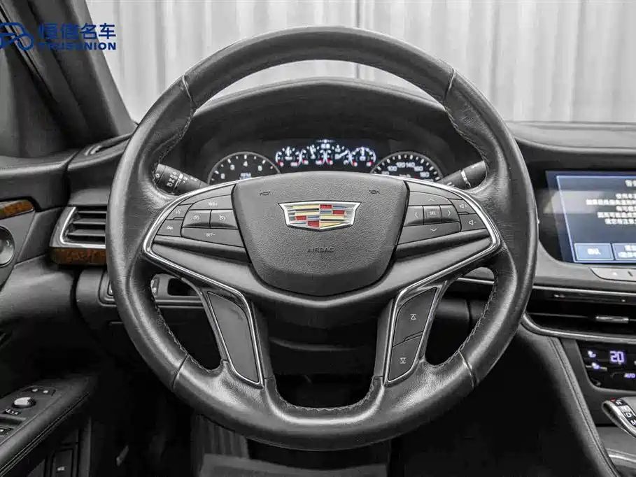 Фото 17 - Cadillac CT6