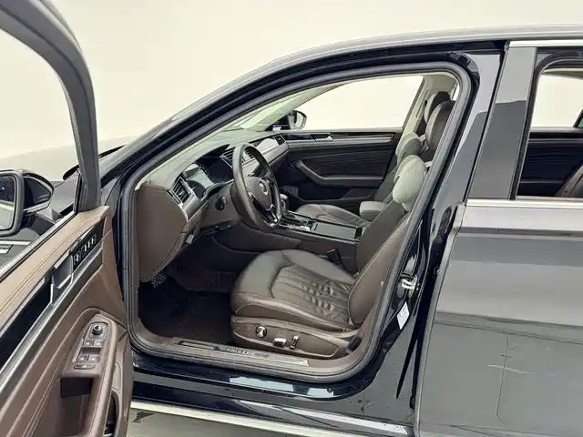 Volkswagen Phideon 2021 380TSI Luxury Edition фото 12