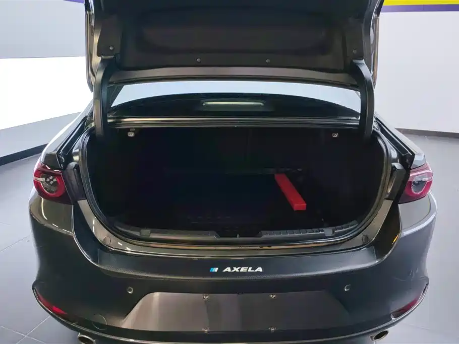 MAZDA 3 ANGKESAILA