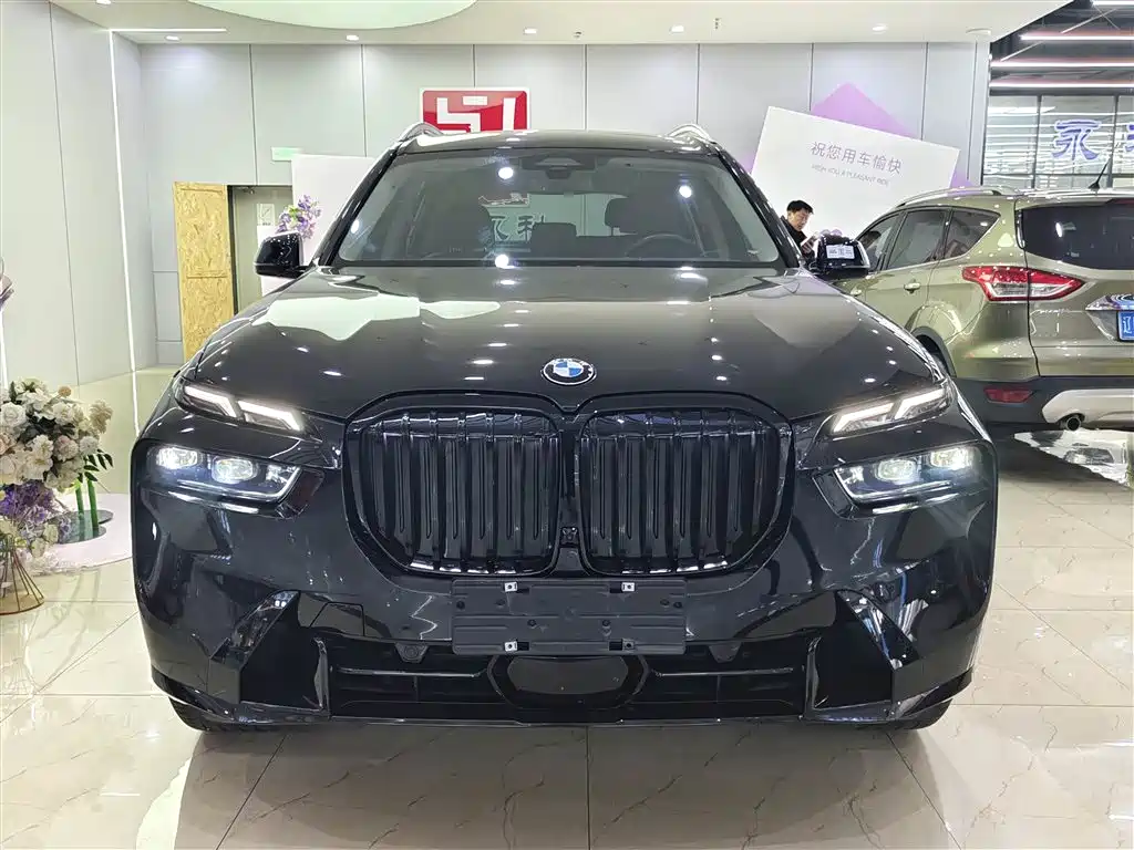 BMW X7 2023 xDrive40i Leading Luxury Package фото 2