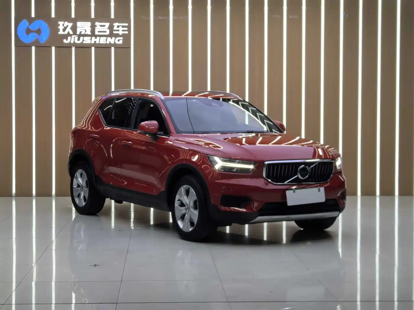 VOLVO XC40