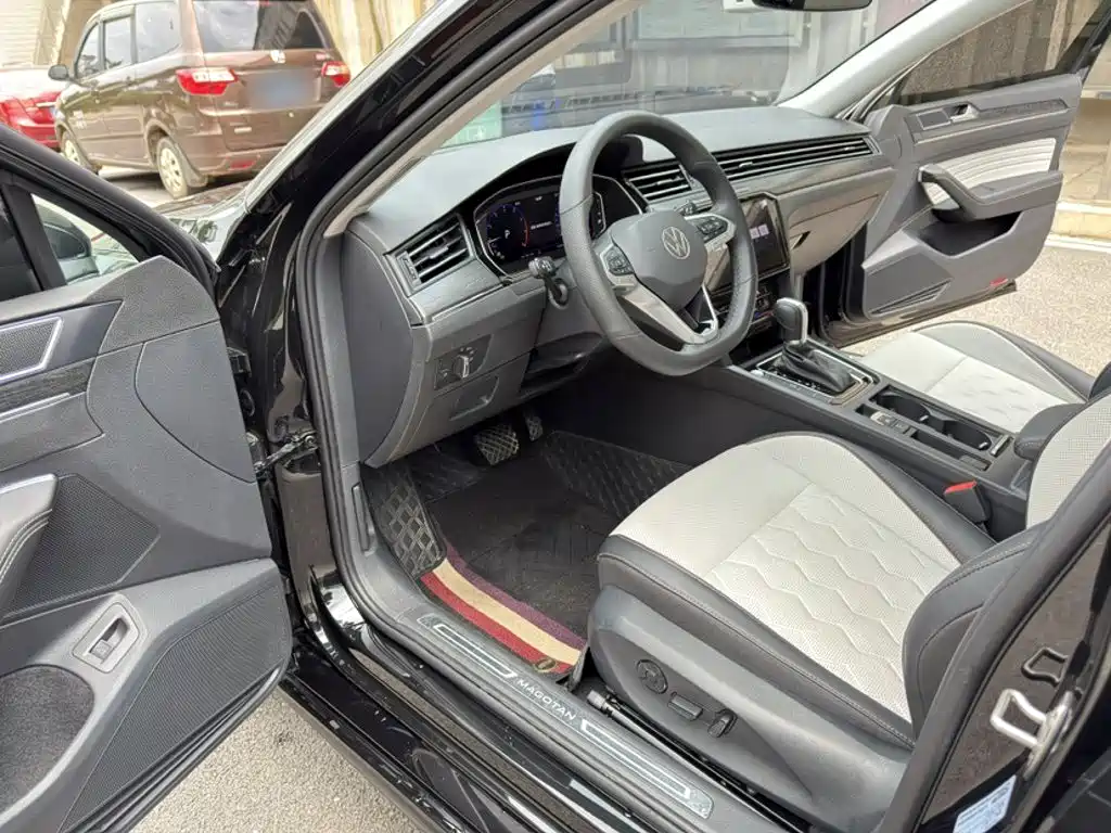 Volkswagen Magotan 2025 2025 Facelift II Public Edition 330TSI DSG Luxury