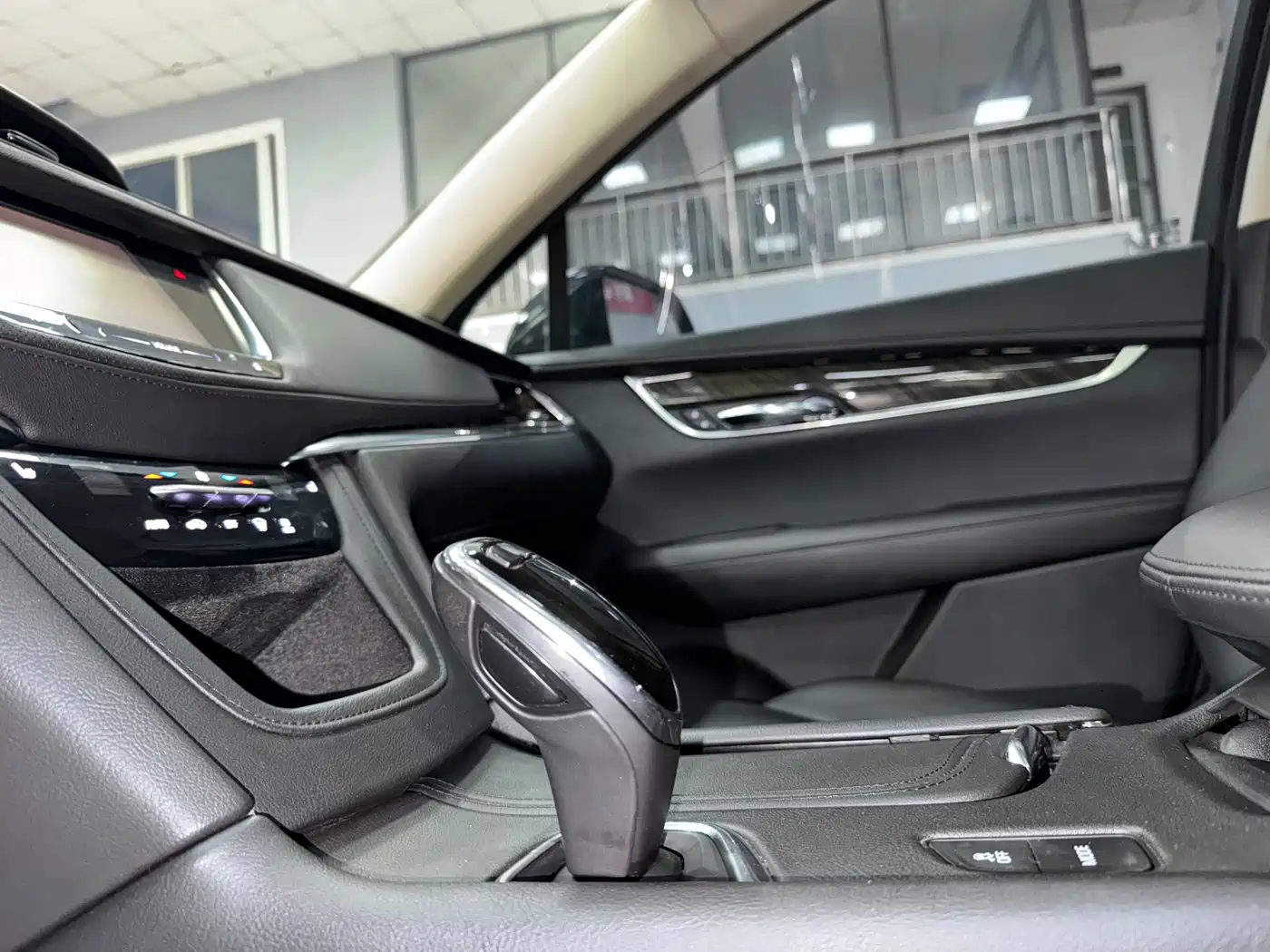 Cadillac XT5 2016 2016 25T Luxury Model