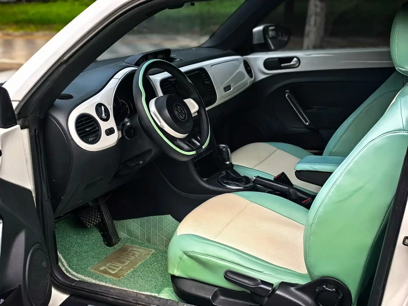Volkswagen Beetle 2014 1.2TSI Fashion Edition фото 11
