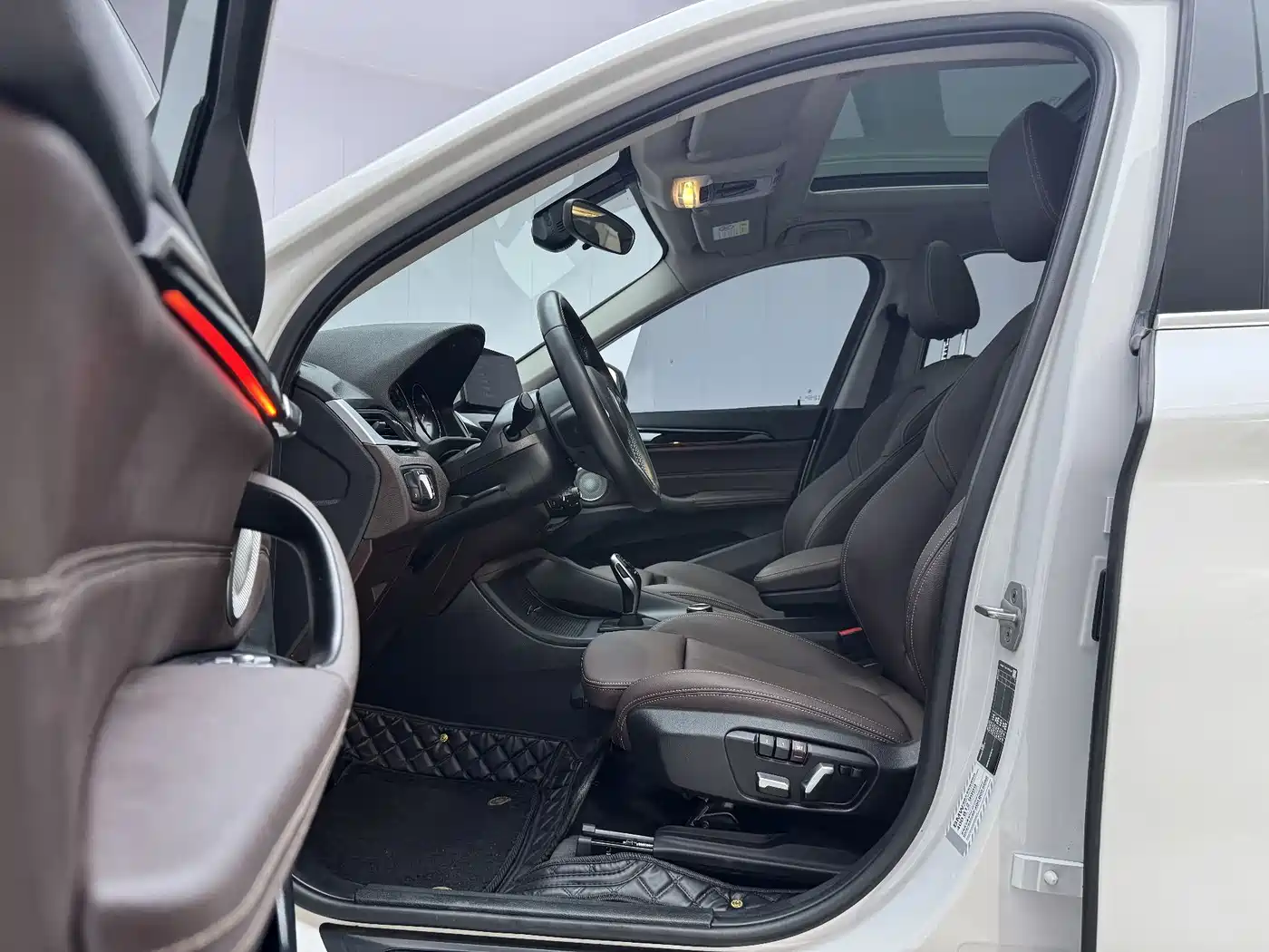 BMW X1 2022 sDrive25Li Leading фото 16