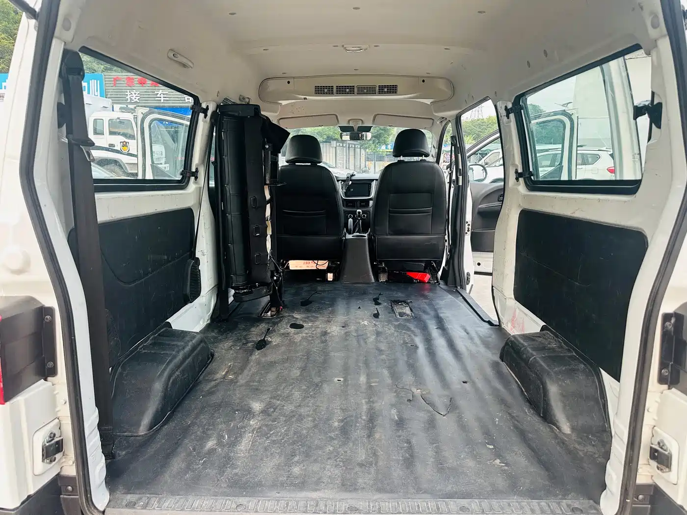 SRM Xinyuan Golden Sealion M 2023 2024 Model 1.5L Travel Lion Passenger Vehicle 5/6/7 Seater