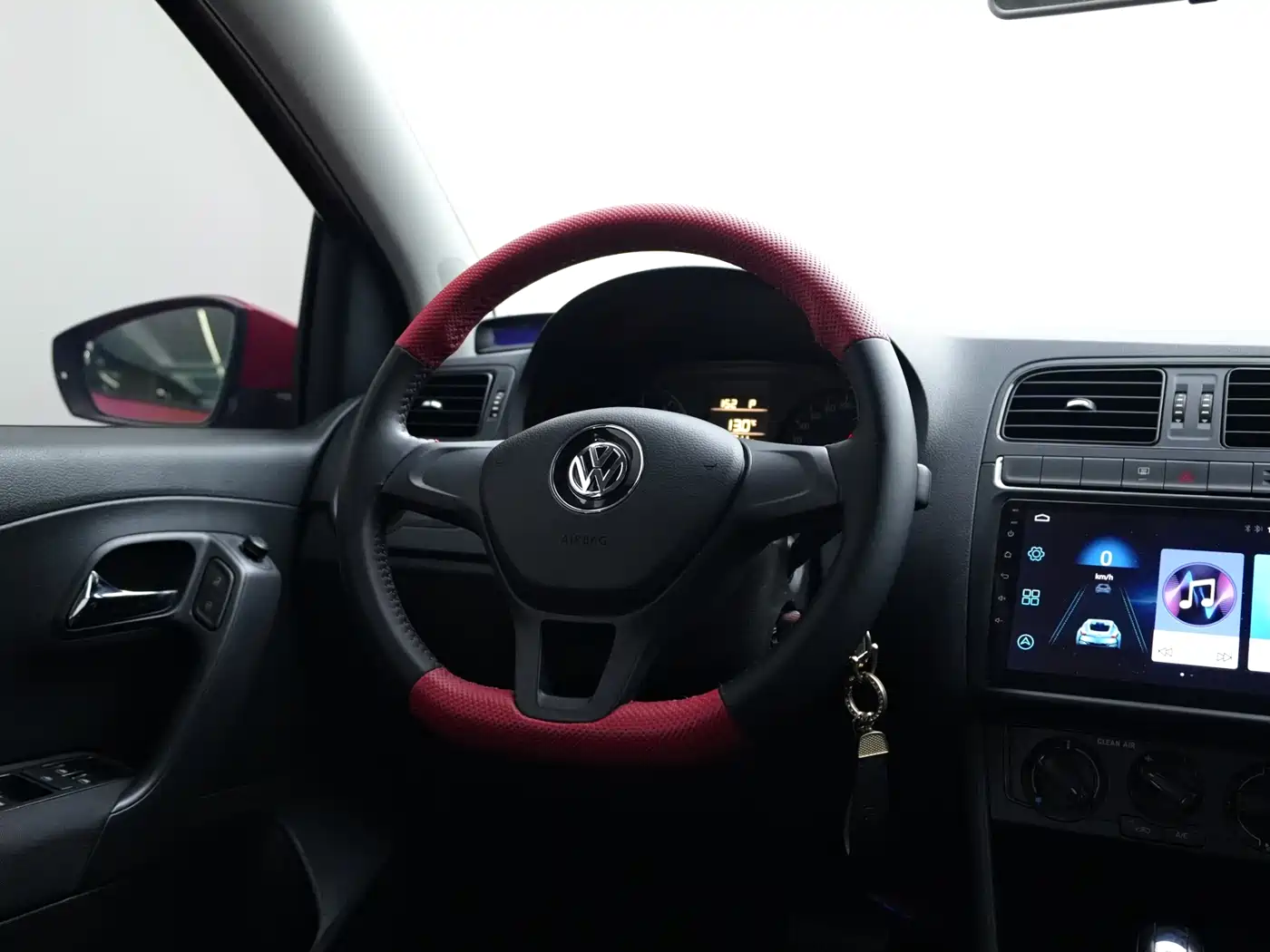 Volkswagen Polo 2016 1.4L Automatic Trend фото 9
