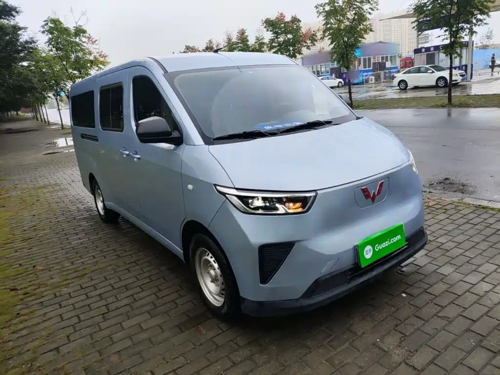 Wuling Motors Wuling Yangguang 2025 2024 300KM Comfort Bus Version 75kW
