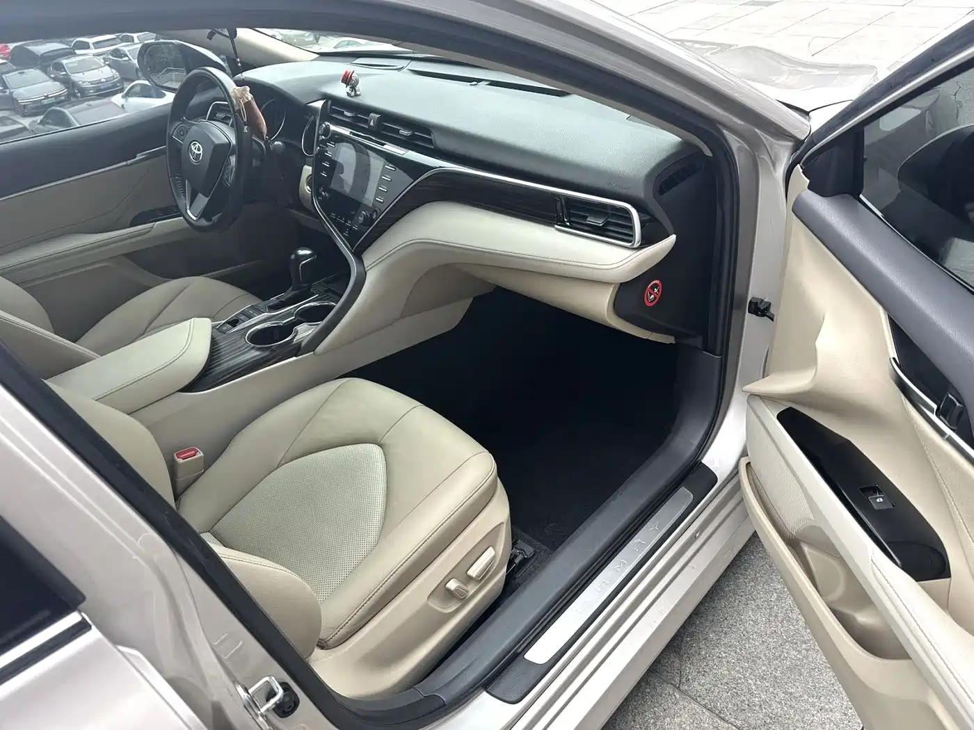 Toyota Camry 2018 2.5G Luxury Edition фото 8