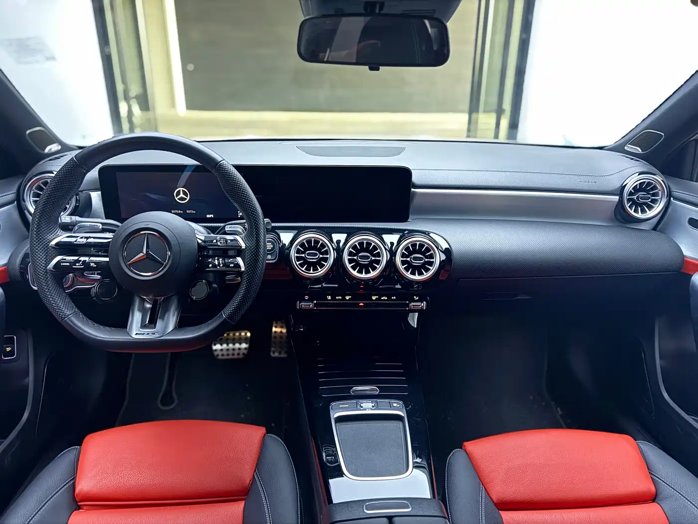 Mercedes-Benz A-Class AMG 2024 AMG A 35 L 4MATIC фото 7