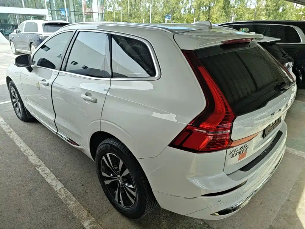 Фото 5 - Volvo XC60